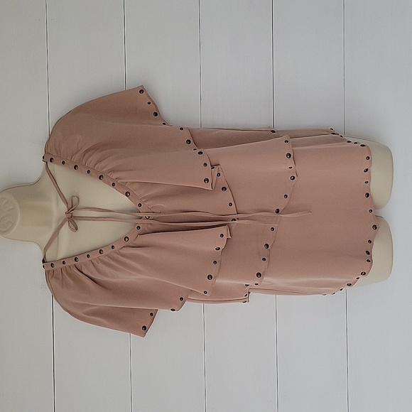 Hannah G. Ruffled Beige Top Size Small - Picture 2 of 16